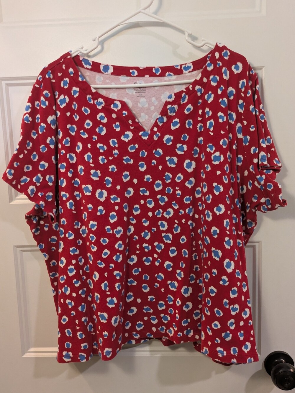 🔴 Kim Rogers Women's Red V-Neck Top